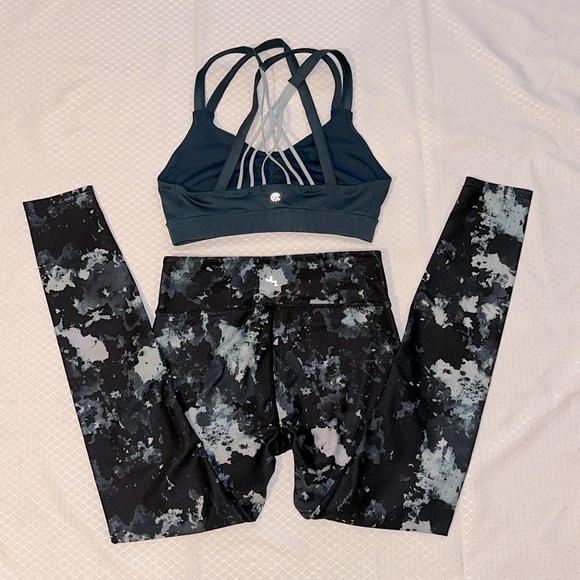 Set X-Small Like new, no issues, Joy Lab leggings, Champion Sports Bra, CUTE! - Picture 4 of 5
